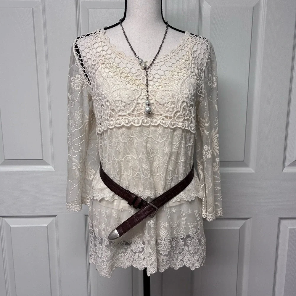 NWOT Zara open sheer lace 3/4 sleeve hip  length top. Off White. Size L.